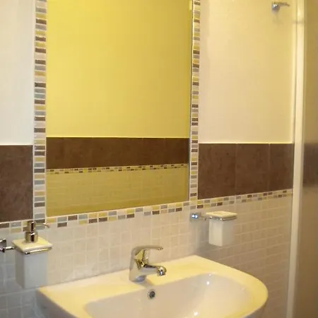 La Porta Accanto Bed & Breakfast 3*