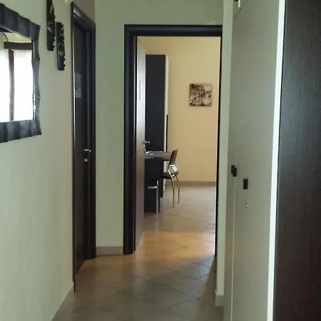 La Porta Accanto